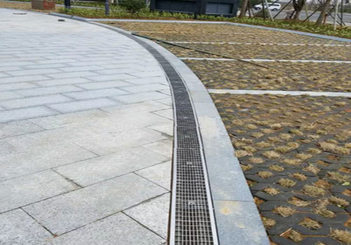 格栅盖板排水沟效果图