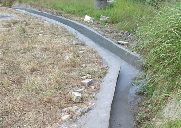 乡村传统排水沟