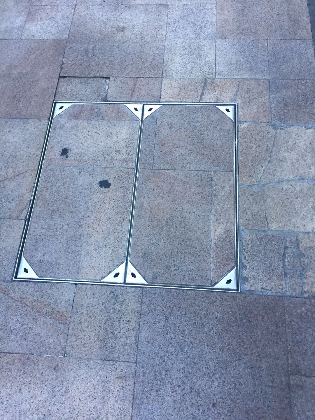 不锈钢隐形井盖