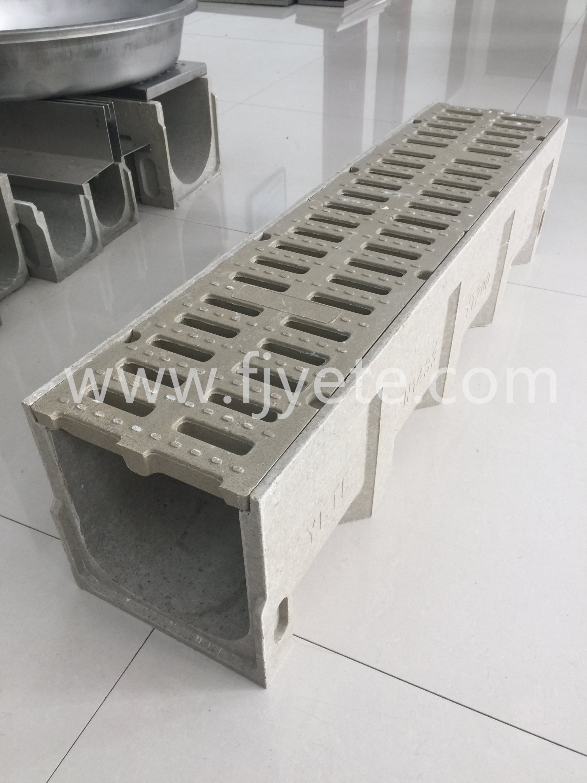 成品排水沟的安装问题