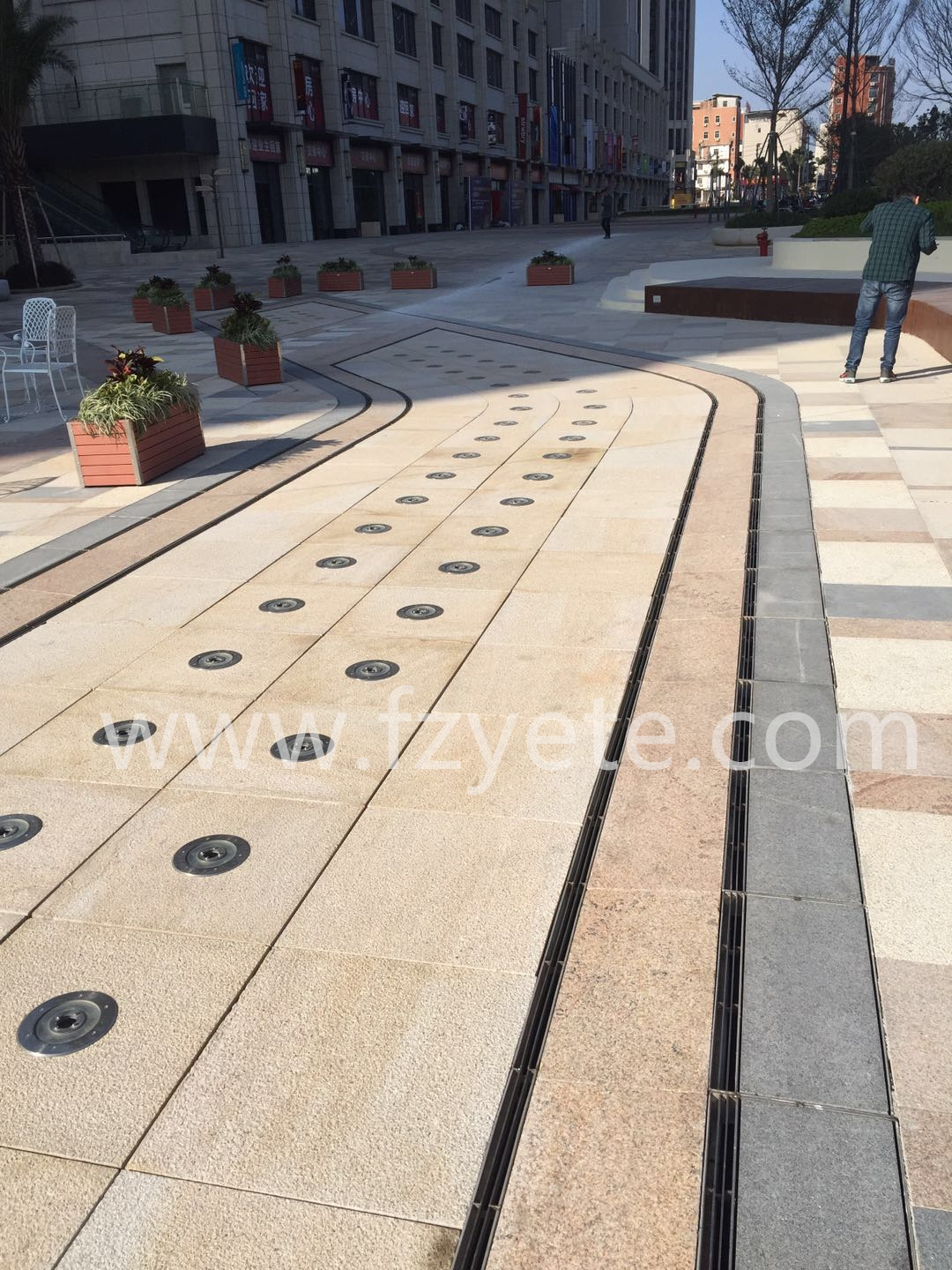 缝隙式排水沟的载重能力